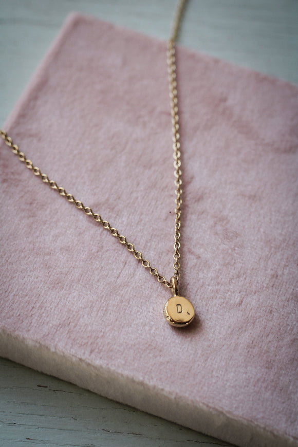 Personalisierte Buchstabenkette Plättchen, vergoldet